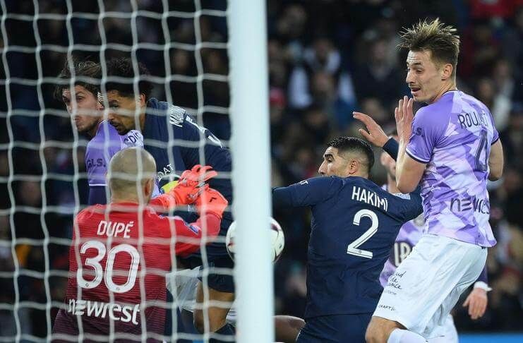 Posisi Marquinhos saat gol kemenangan PSG disorot Philippe Montanier.