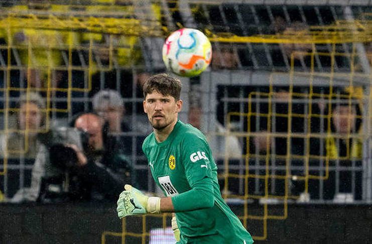 Borussia Dortmund vs Eintracht Frankfurt Pesta 4 Gol, BVB Kudeta Puncak Klasemen - Gregor Kobel (bvb.de)