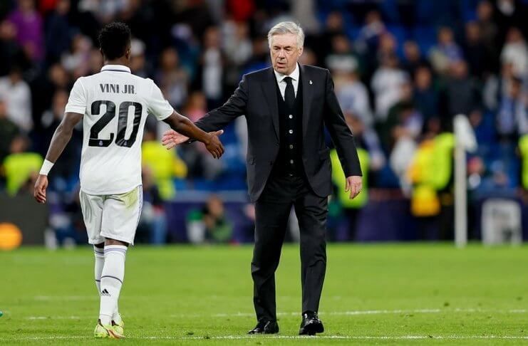 Carlo Ancelotti heran VInicius Junior sudah menerima 10 kartu kuning di LaLiga.