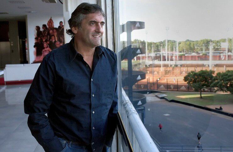Enzo Francescoli antusias menyambut timnas Uruguay di bawah asuhan Marcelo Bielsa.