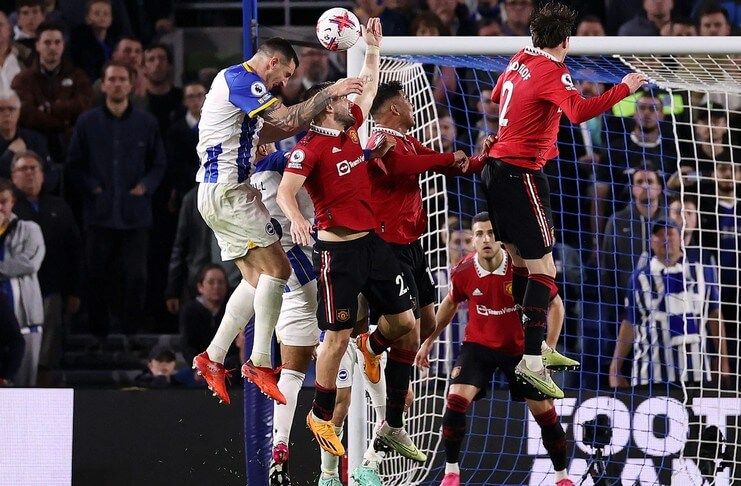 Man United Dikalahkan Brighton, Erik ten Hag Kritik Wasit - Luke Shaw (Goal)