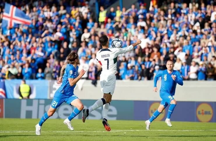 Islandia vs Portugal Cristiano Ronaldo Sang Penyelamat (hln.be)
