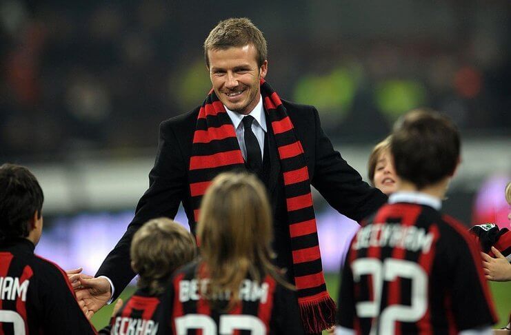 Jejak David Beckham yang dipinjam AC Milan bisa jadi diambil Lionel Messi dan Barcelona.