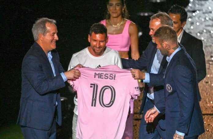 Lionel Messi diperkenalkan secara resmi sebagai pemain Inter Miami.