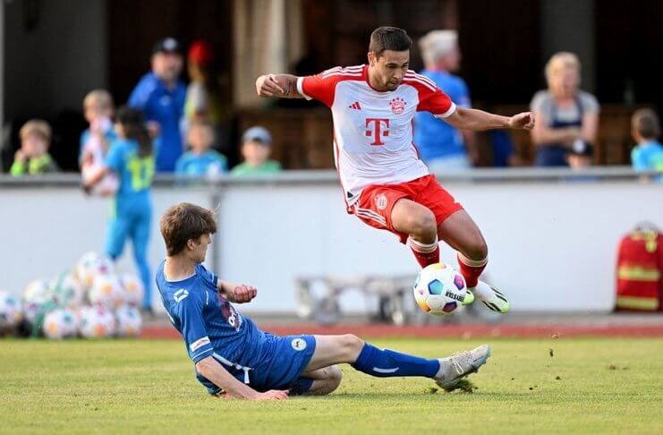 Raphael Guerreiro impresif saat Bayern Munich melawan FC Rottach-Egern.