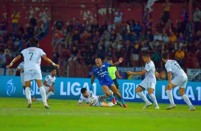 Kebangkitan tuan rumah terancam pada laga Persib vs Bali United.