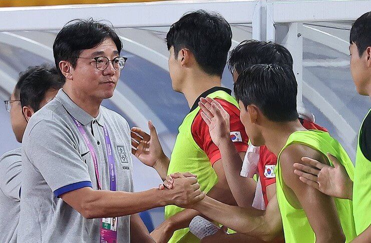 Hwang Sun-hong tak ingin Korsel terlena kemenangan 9-0 atas Kuwait.