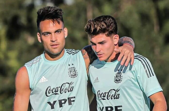 Punya Julian Alvarez dan Lautaro Martinez, Lionel Scaloni Bingung (@FootballTalkHQ)
