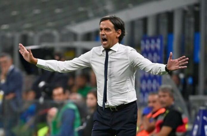 Simone Inzaghi kesal Inter Milan kebobolan gol jarak jauh Domenico Berardi.