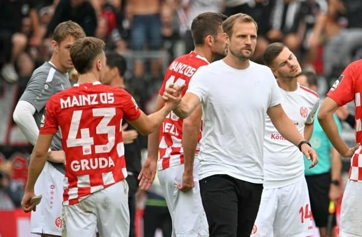 Bo Svensson sangat hati-hati membimbing Brajan Gruda dan pemain-pemain muda Mainz.
