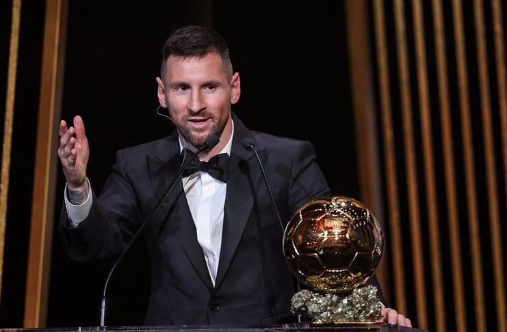 Lionel Messi Raih Ballon d'Or ke-8 (@FabrizioRomano)