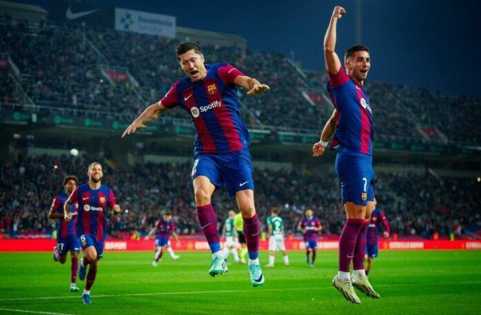 Hasil Liga Spanyol Barcelona dan Atletico Madrid Menang Comeback - Robert Lewandowski (@BarcaUniversal)