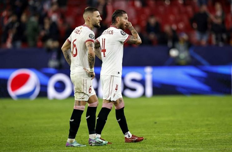 kartu merah Lucas Ocampos - Diego Alonso - Sevilla vs PSV - Getty Images 3