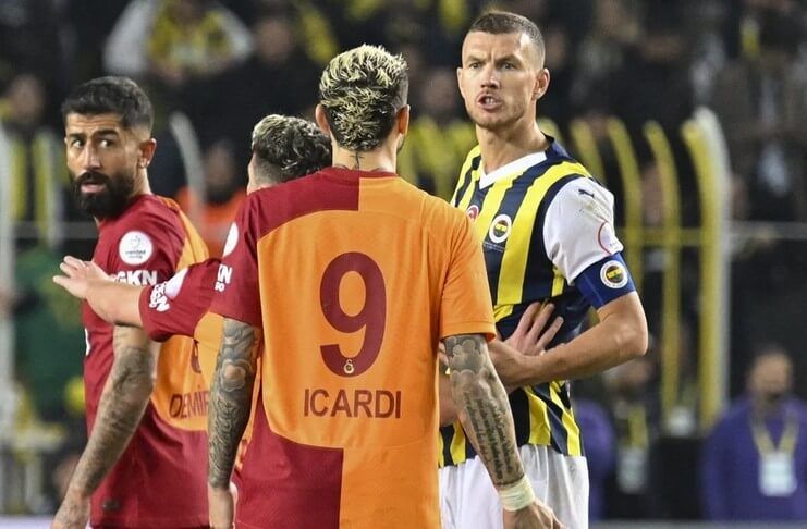 Galatasaray dan Fenerbahce Saling Serang Soal Mata Lebam Mauro Icardi (Ensonhaber)