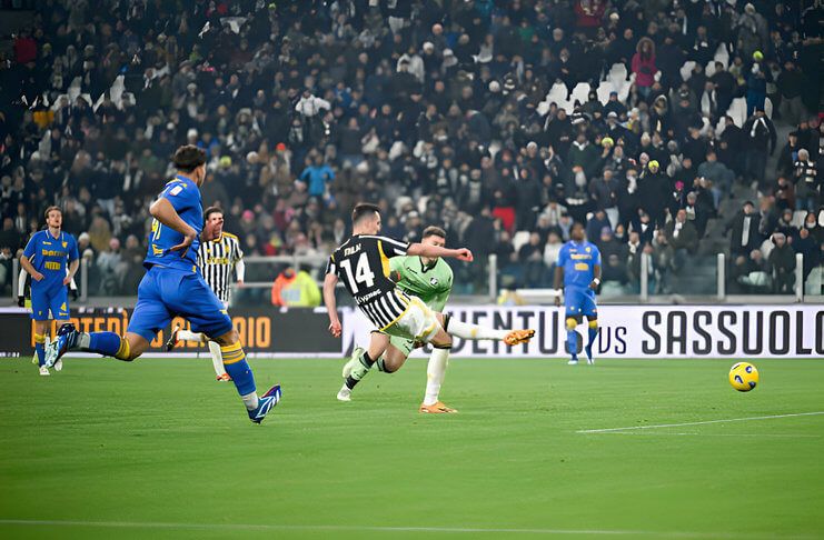 Arkadiusz Milik mencetak hat-trick saat Juventus menysihkan Frosinone di Coppa Italia.