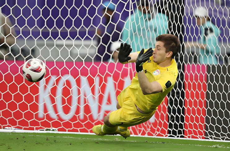 Penyelamatan penalti oleh Rustam Yatimov membawa timnas Tajikistan lolos ke perempat final Piala Asia 2023.