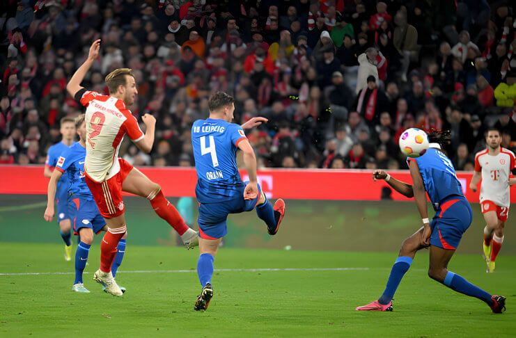 Harry Kane saat mencetak gol kemenangan Bayern Munich pada spieltag ke-23 Liga Jerman.