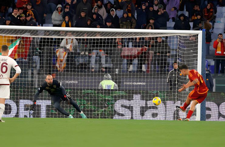 Paulo Dybala membuka hat-trick di gawang Torino dengan eksekusi penalt.