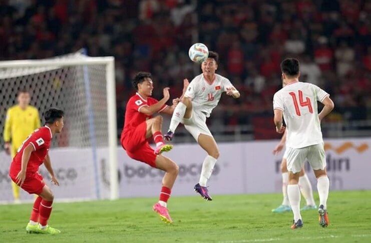 Duel Vietnam vs Indonesia diprediksi SportsKeeda akan berakhir imbang 0-0.