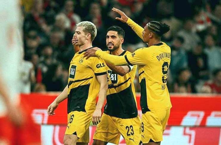 Julian Ryerson memastikan Borussia Dortmund memetik kemenangan pertama di Allianz Arena dalam 10 tahun di Liga Jerman.