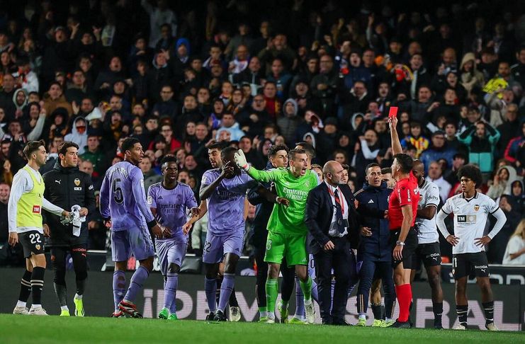 Kartu merah Jude Bellingham - Real Madrid - Carlo Ancelotti - Alamy 2
