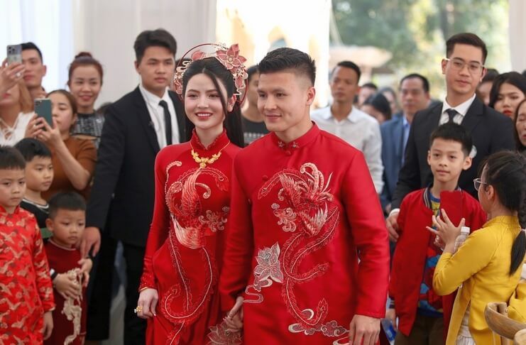 Nguyen Quang Hai dan Chu Thanh Huyen melangsungkan pertunangan pada 1 Januari 2024.