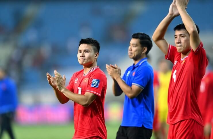 Nguyen Quang Hai getir tak bisa menolong timnas Vietnam karena putusan Philippe Troussier.