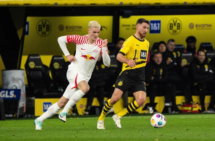 Gregor Kobel - Borussia Dortmund - Empat Besar Bundesliga - Alamy 2
