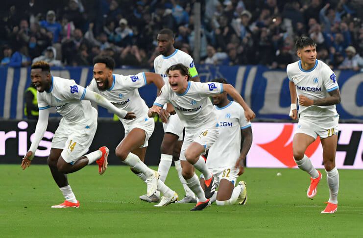 Olympique Marseille lolos ke semifinal Liga Europa lewat drama adu penalti.