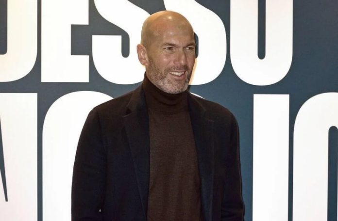 Zinedine Zidane - Pelatih Bayern Munich - Alamy