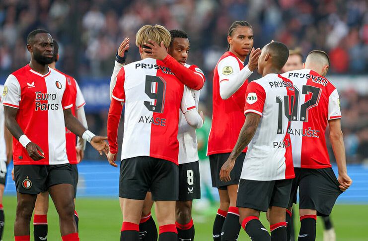 Feyenoord siap-siap ditangani pelatih baru pada musim depan.