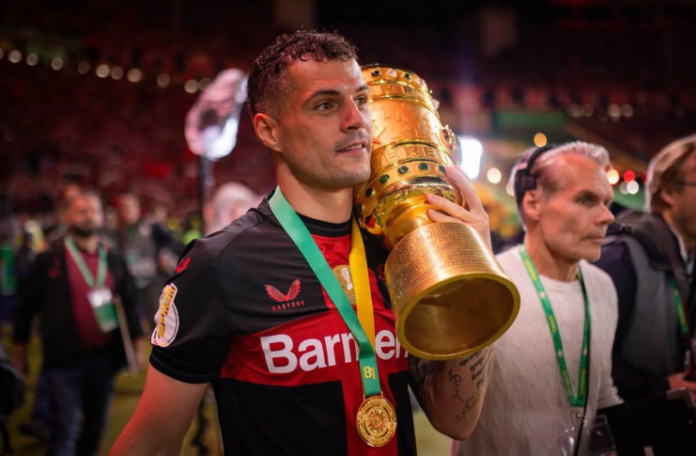 Granit Xhaka - Bayer Leverkusen juara DFB Pokal -Alamy 3