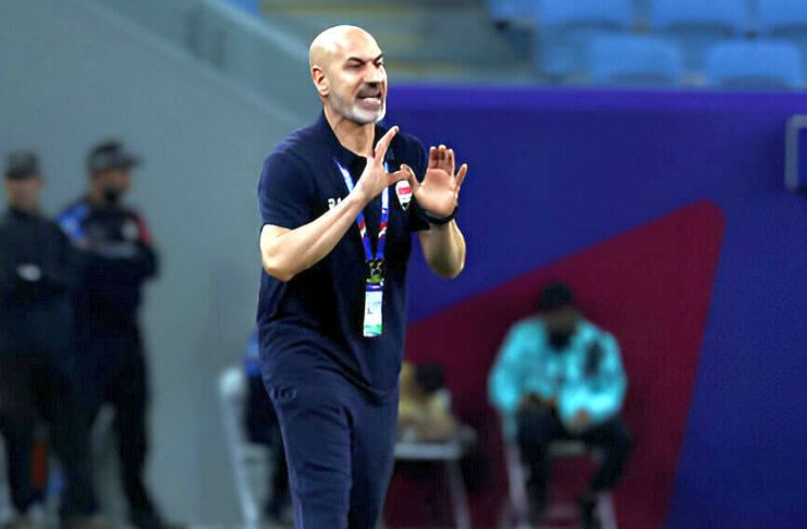 Pelatih Radhi Shenaishil diminta mengubah gaya main timnas U-23 Irak.
