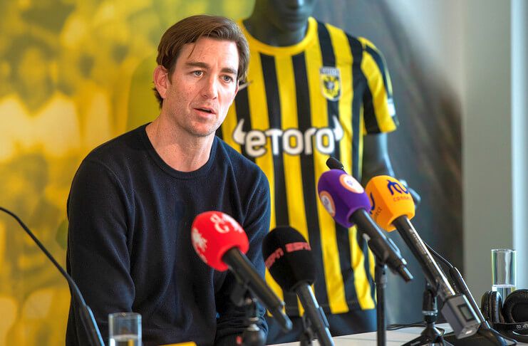 Pengambilalihan Vitesse Arnhem oleh Coley Parry tak disetujui KNVB.