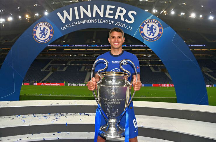 Thiago Silva menjuarai Liga Champions bersama Chelsea.
