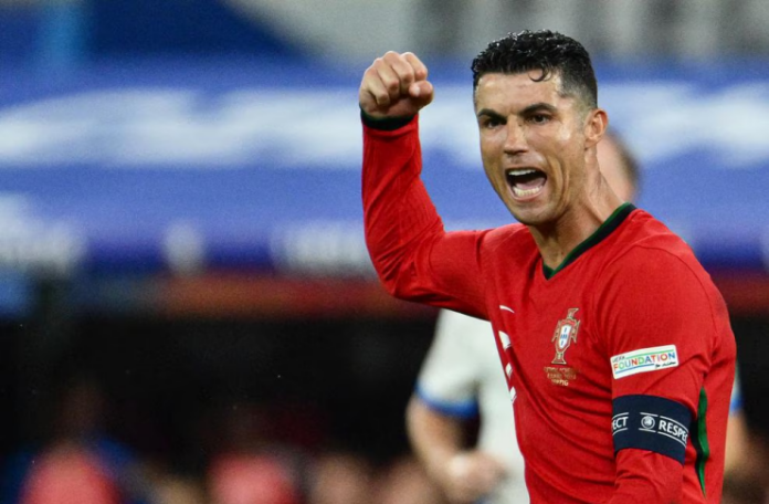 Cristiano Ronaldo - Timnas Portugal vs Republik Cheska - uefa. com 3