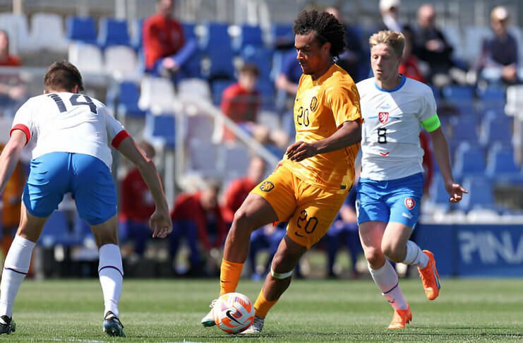 Joshua Zirkzee sebelumnya hanya memperkuat timnas junior Belanda.