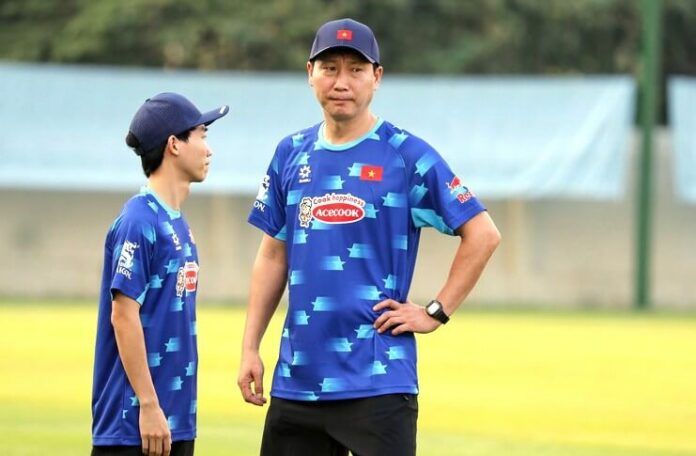 Kim Sang-sik meminta para pemain timnas Vietnam percaya kepada dirinya.