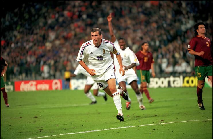 Zinedine Zidane jadi peentu pada laga Portugal vs Prancis di semifinal EURO 2000.